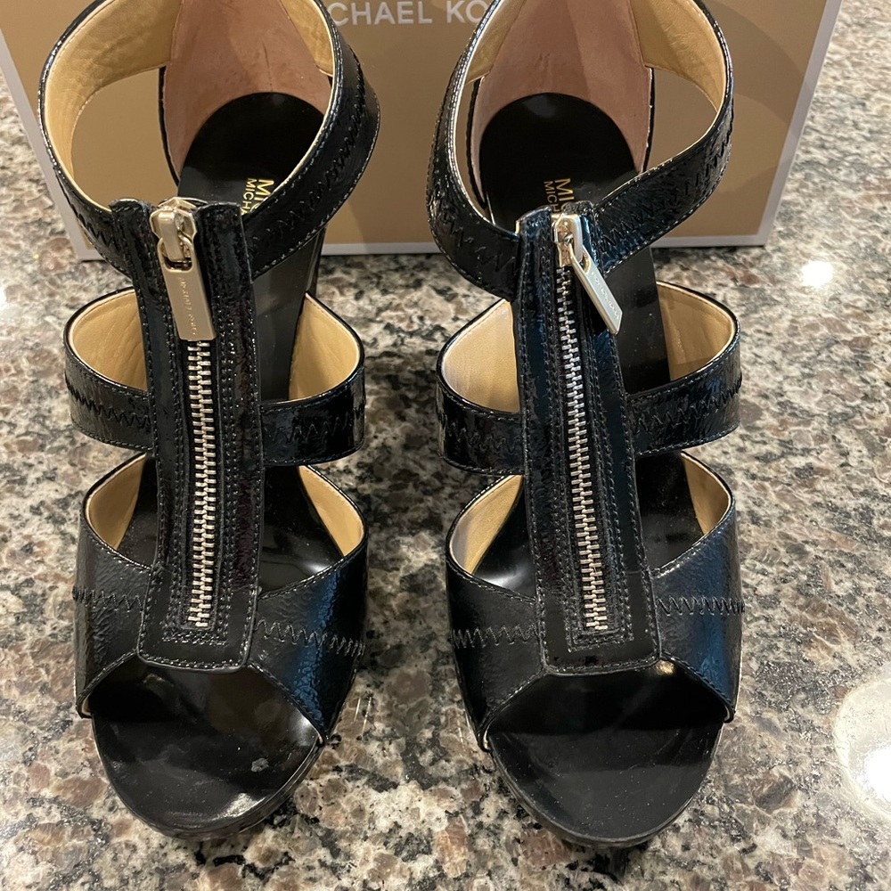 Michael Kors Berkley T Strap sz 8M - Picture 4 of 10